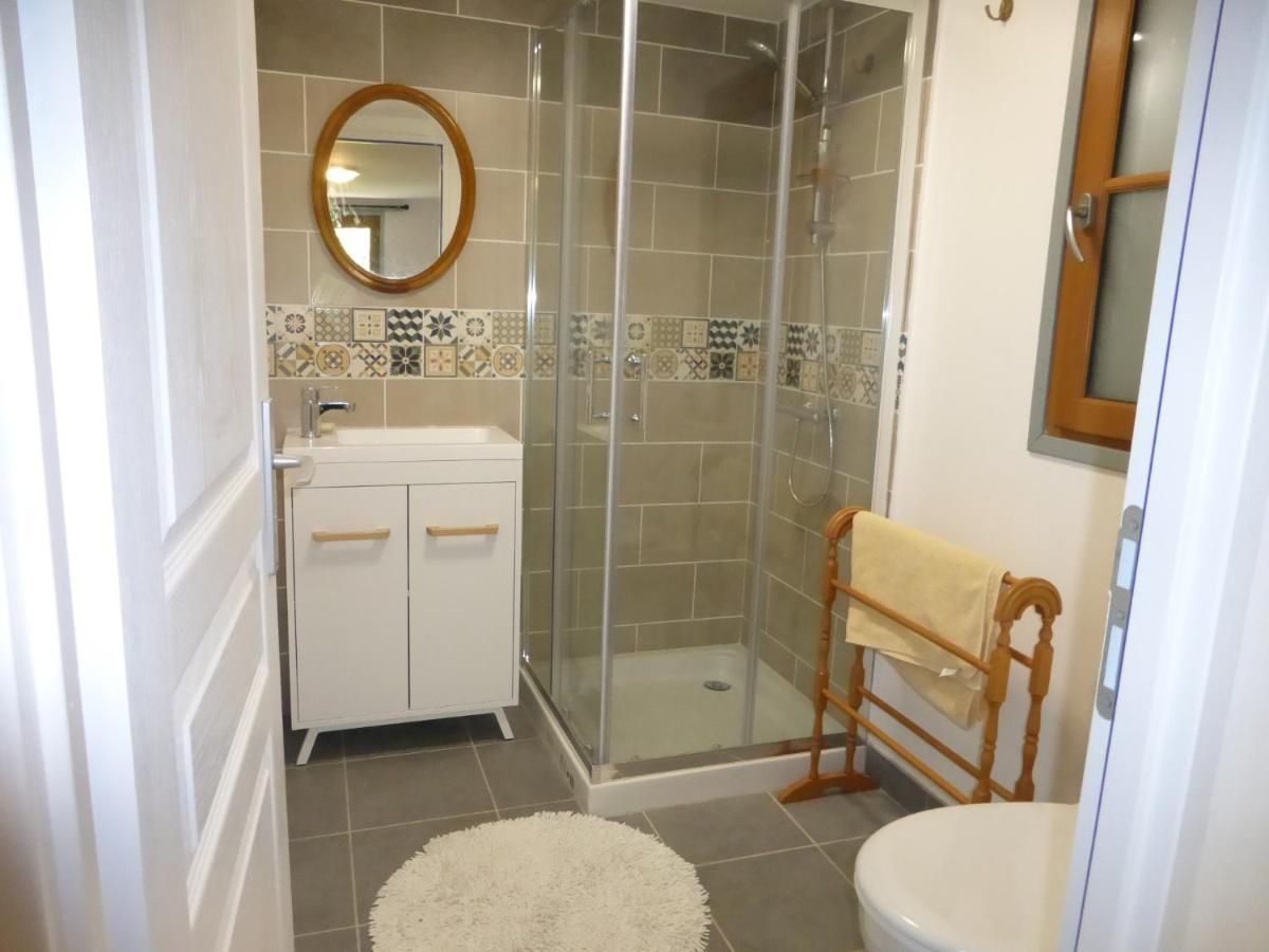 Bed and Breakfast Chez Kate Charroux  Екстер'єр фото