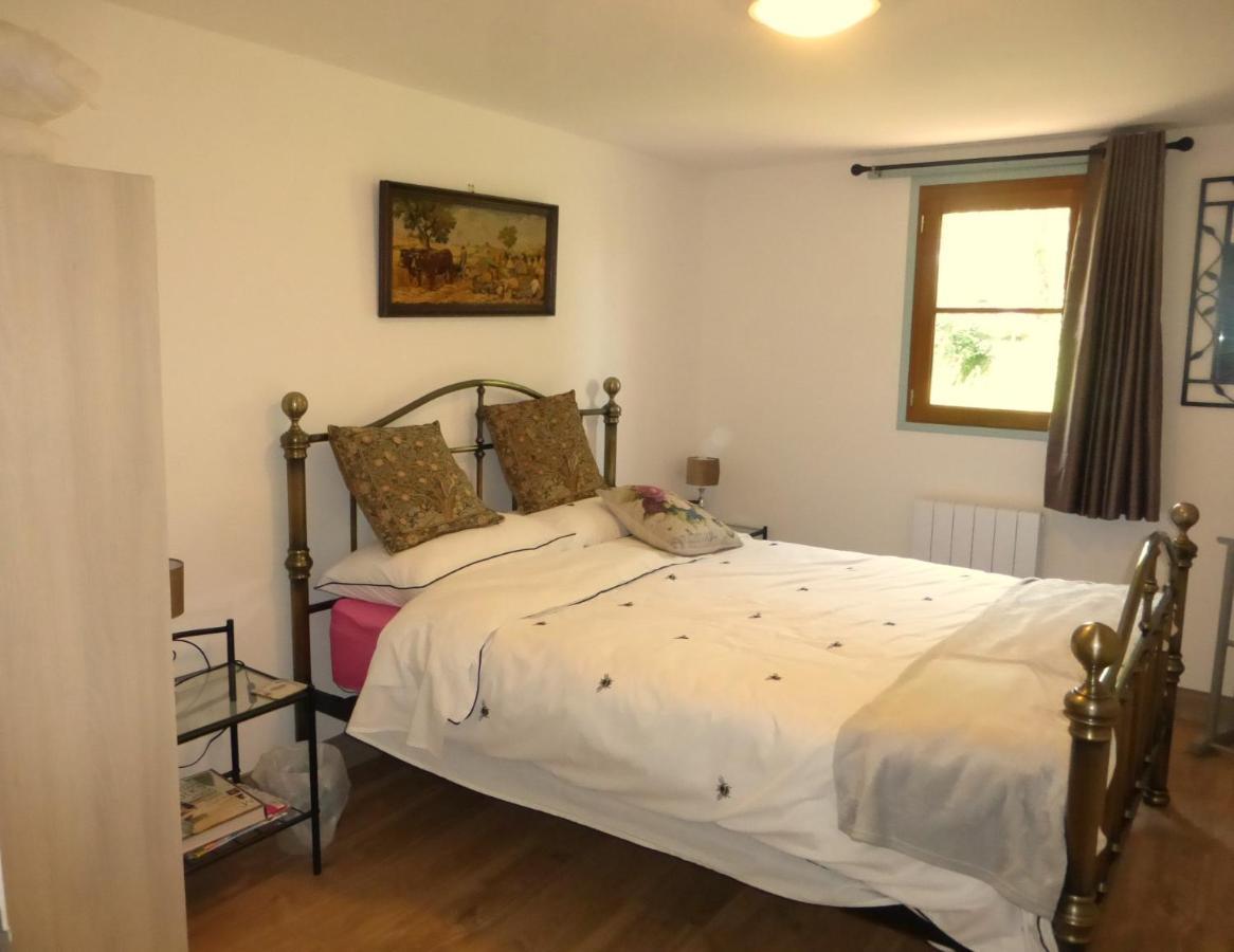 Bed and Breakfast Chez Kate Charroux  Екстер'єр фото
